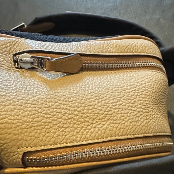 Coach Beige and Cream Women/Men's Backpack In Good Used Condition - Picture 7 of 16